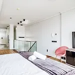 Belina - Crystal Towers Presidential Penthouse